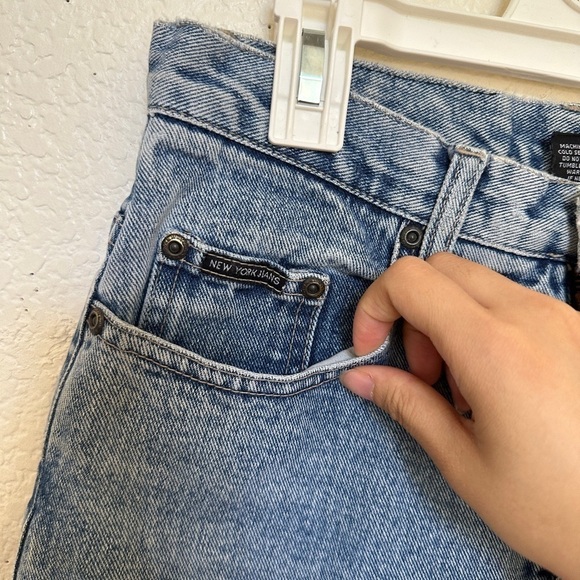 New York Jeans Vintage Light Medium Wash High Waisted Rise Mom Jeans Denim Slim - Picture 4 of 12
